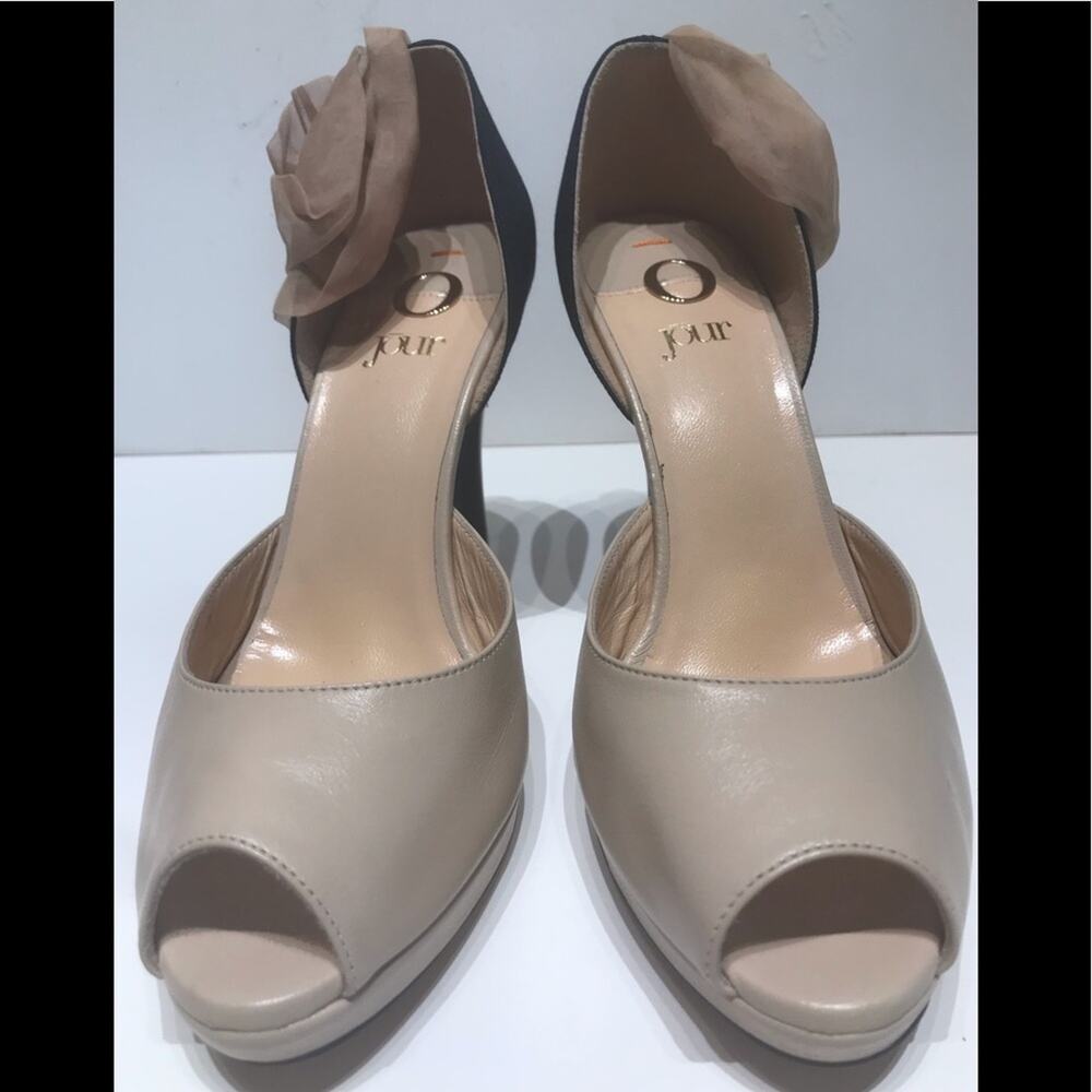 O Jour beige & black Dorsey pump